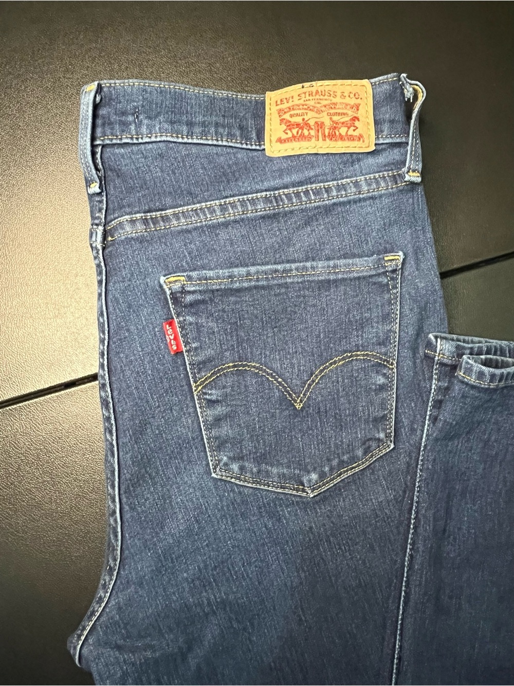Levi’s 311 Shaping Skinny Jeans Dark Wash Women’s W30 L30 Stretch